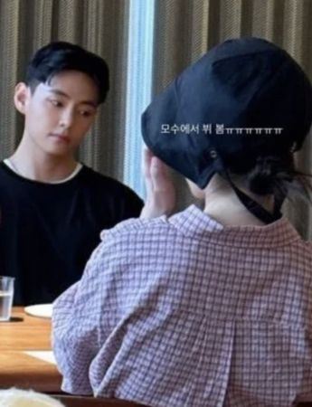 IU、V一同吃飯被捕捉。（圖／翻攝自韓網）