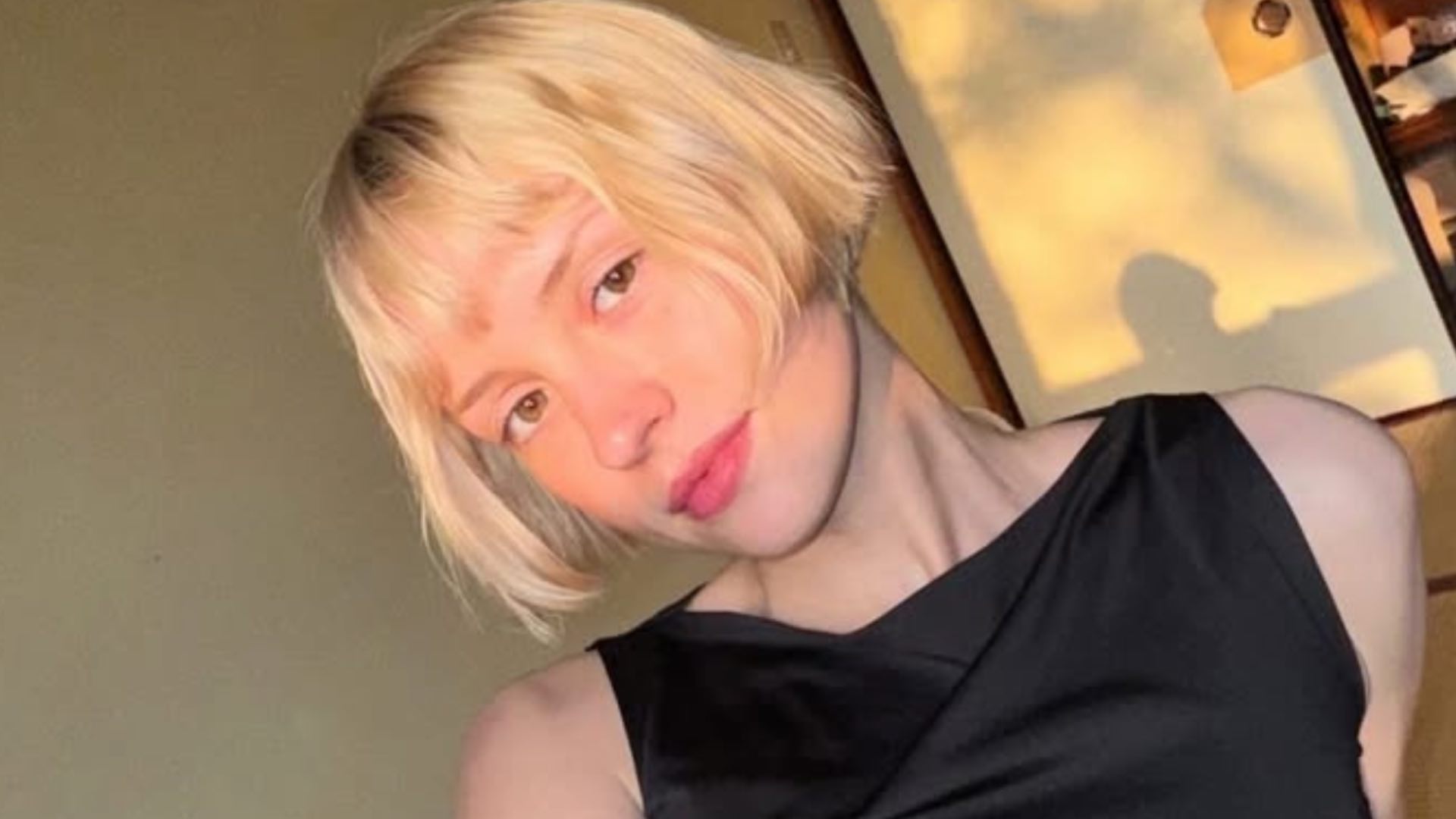 Japanese Bob: The Ultra-Minimalist Haircut Making a Big Comeback