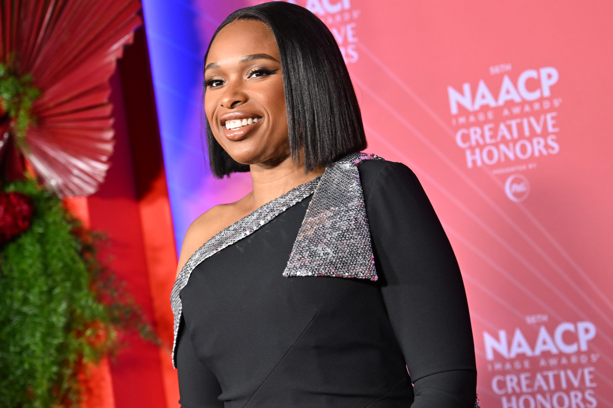 See Jennifer Hudson Sing on Broadway Stage in Surprise Appearance at