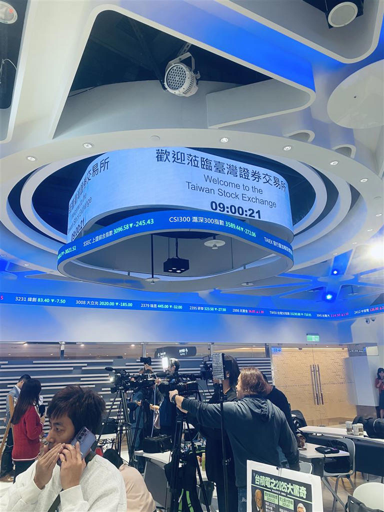 台股創新高全民瘋開戶！少年股神勇敢衝進市場19歲以下暴增最驚人