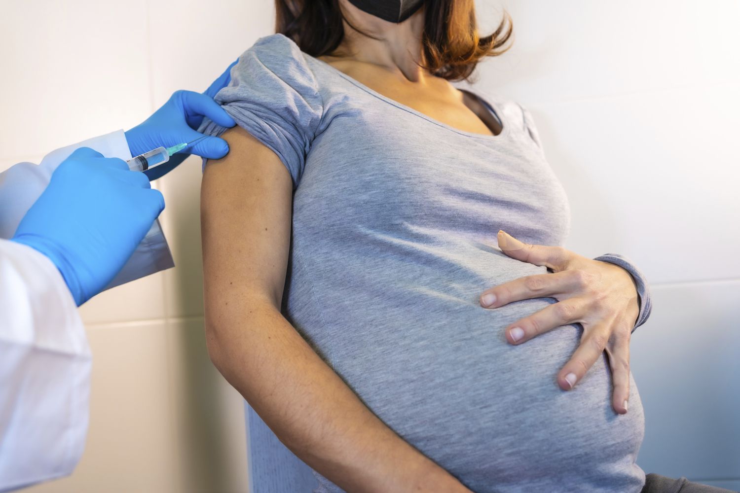 Trump Administration Plans to Stop Routine COVID Shot for(00)