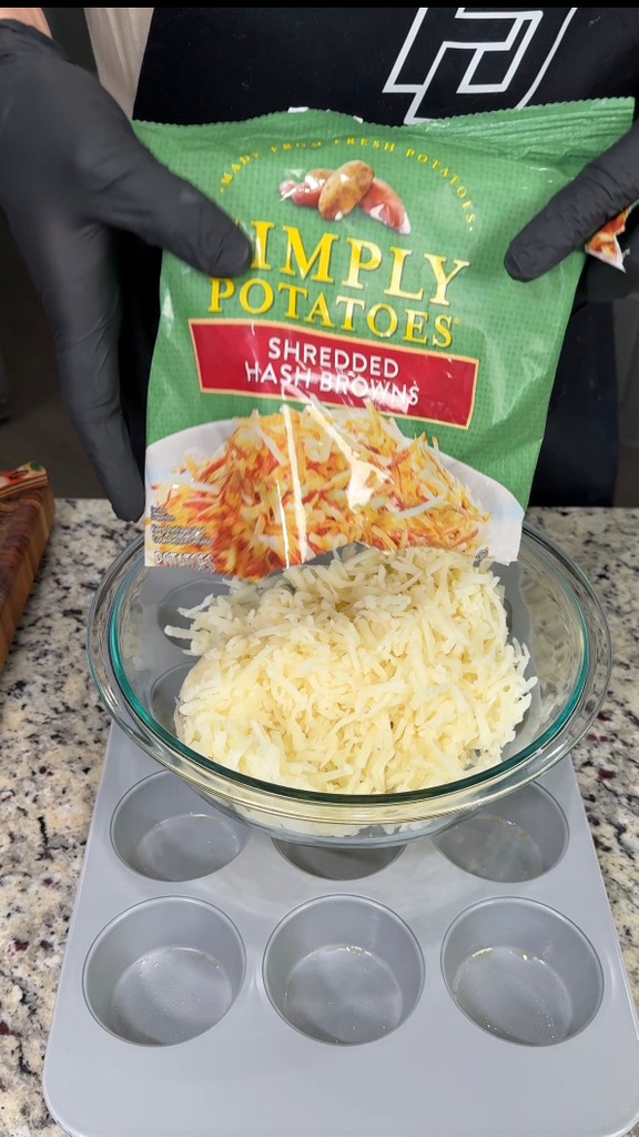 Cheesy Hash Brown Breakfast Bombs