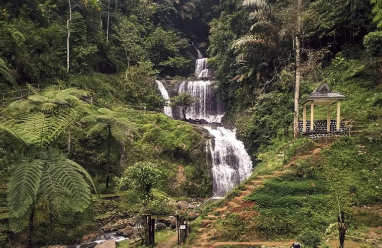 Curug Gorobog Sumedang Jawa Barat.' (Instagram @curug_gorobog)