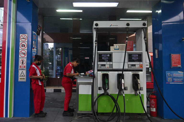 A Pertamina station in Surabaya. The Indonesian state energy firm has pledged to boost its capacity to store more oil imports from the US. Photo: AFP