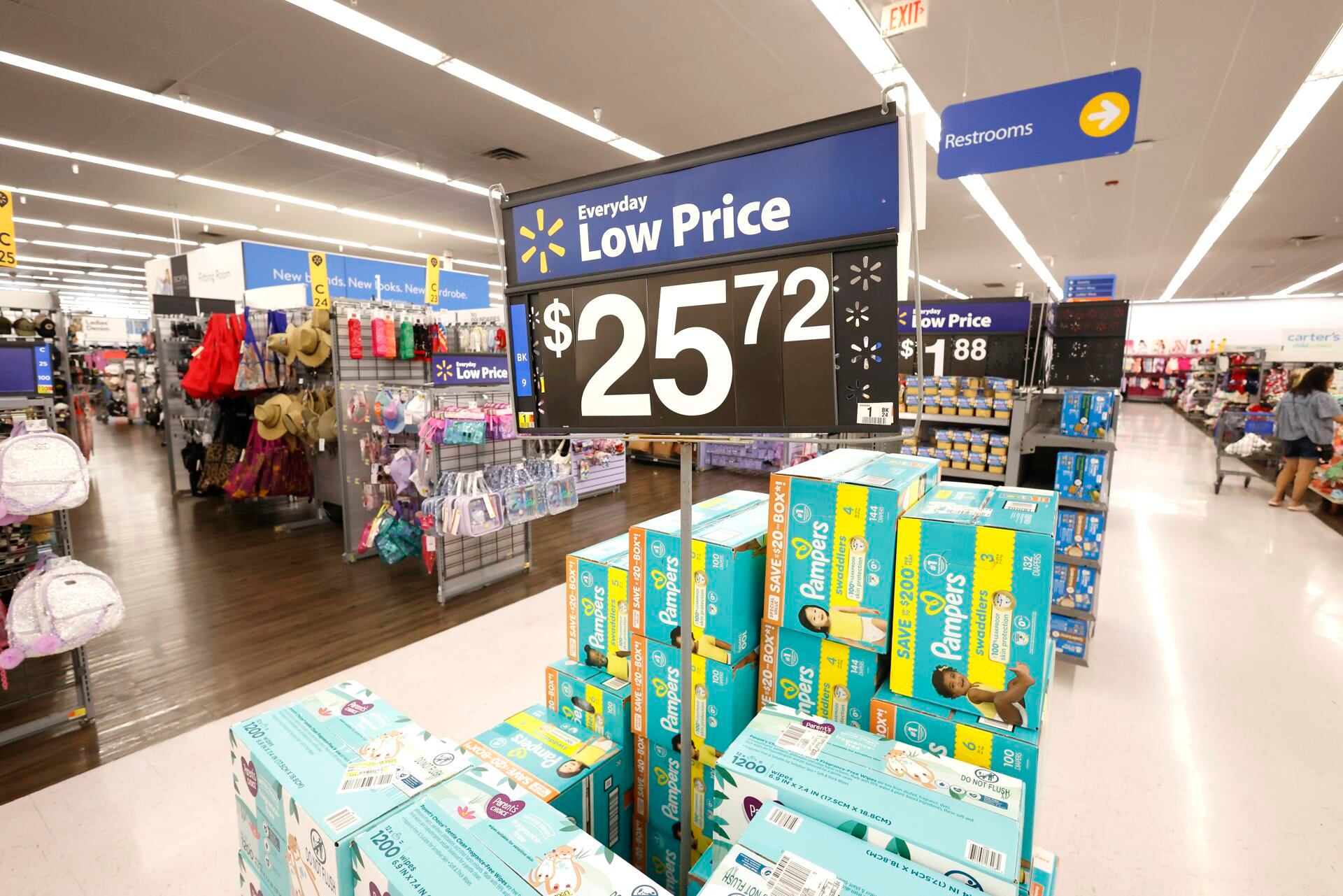 Trump ataca con todo a Walmart por encarecer productos tras sus propios ...