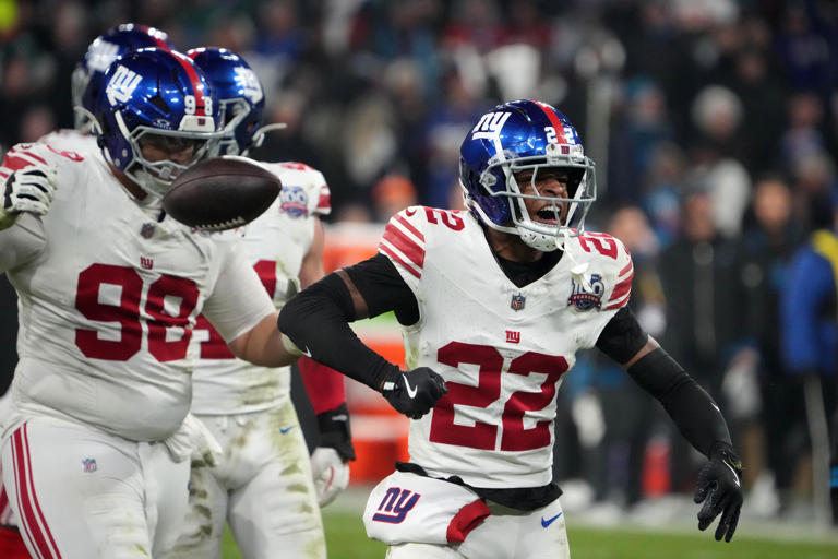 new-york-giants-dru-phillips-suffered-injury-vs-bills