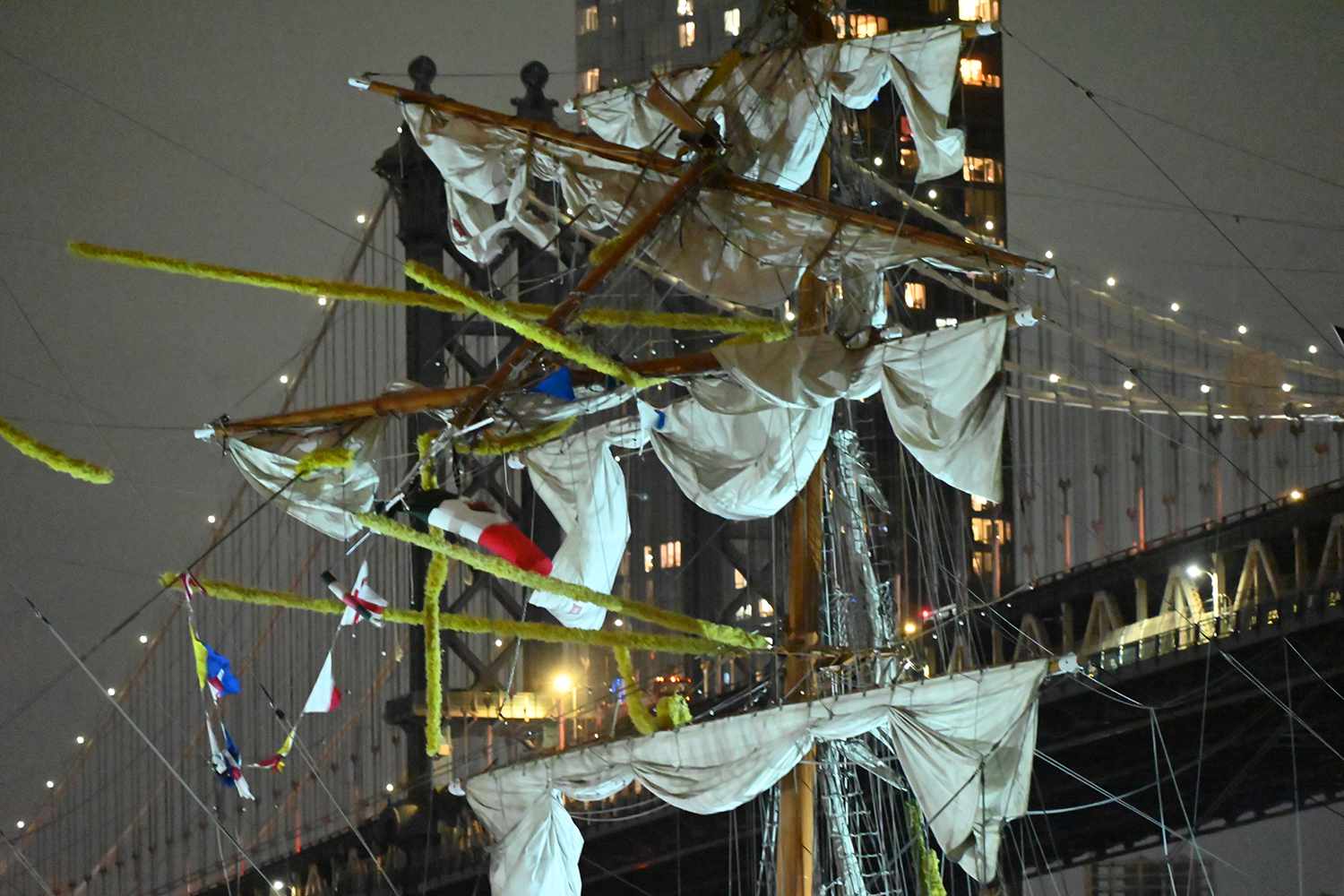 Officials Reveal Cause of Ship Smashing into Brooklyn Bridge, Injuring
