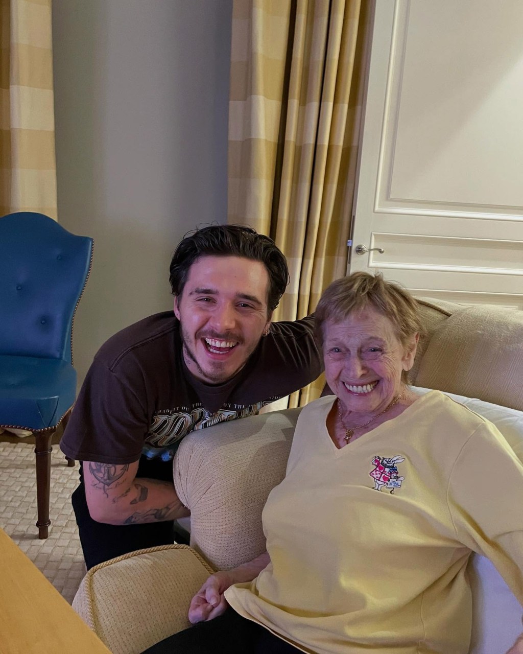 Brooklyn Beckham pays tribute to wife’s late grandmother amid rumored(01)