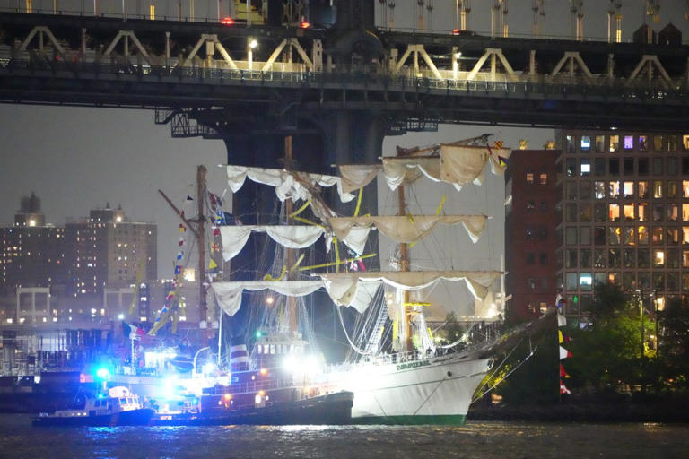Mexican Navy tall ship that struck Brooklyn Bridge was on annual