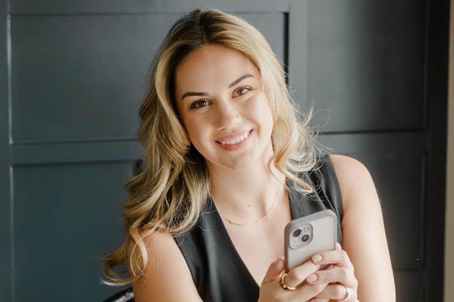 Gen Z Manager Explains Why She Frequently Denies Her Staff's Time Off(01)