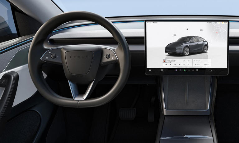Tesla Model Y với hệ thống điều khiển hoàn toàn tích hợp trên màn hình cảm ứng. Ảnh: Tesla