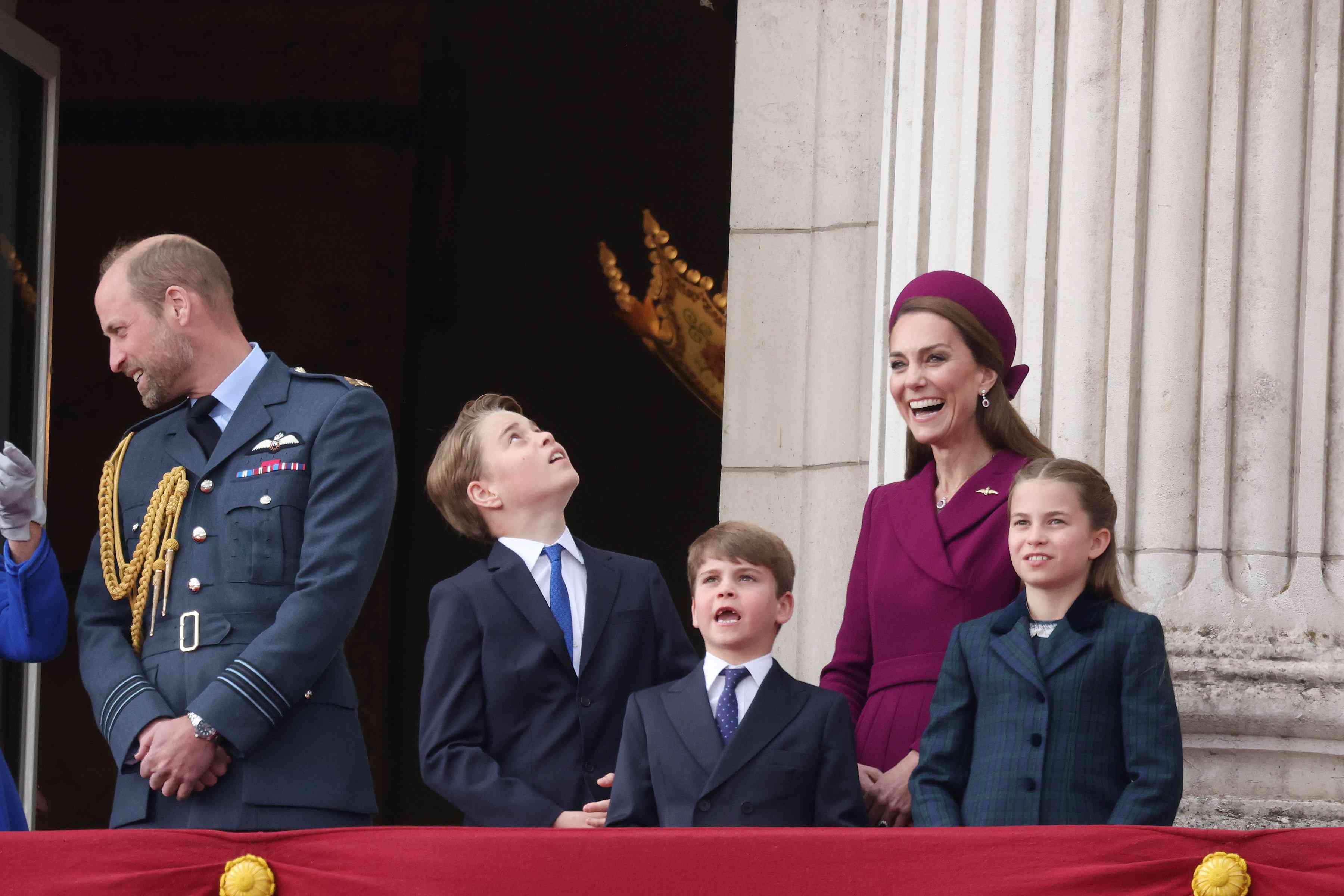 Kate Middleton Looks Joyful for Unexpected Buckingham Palace ...