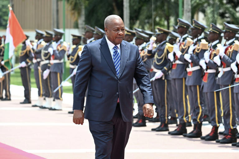 Ghana: le président inflige une amende à des ministres qui n'ont pas déclaré leurs avoirs. C'est ce qu'il faut faire au Cameroun, avec des lourdes sanctions et confiscations des biens