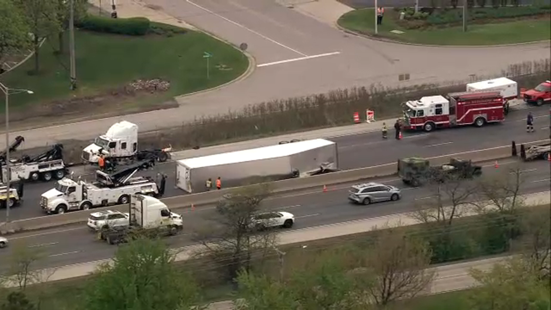 Bolingbrook crash: I-55 reopens after semi hauling beer rolls over ...