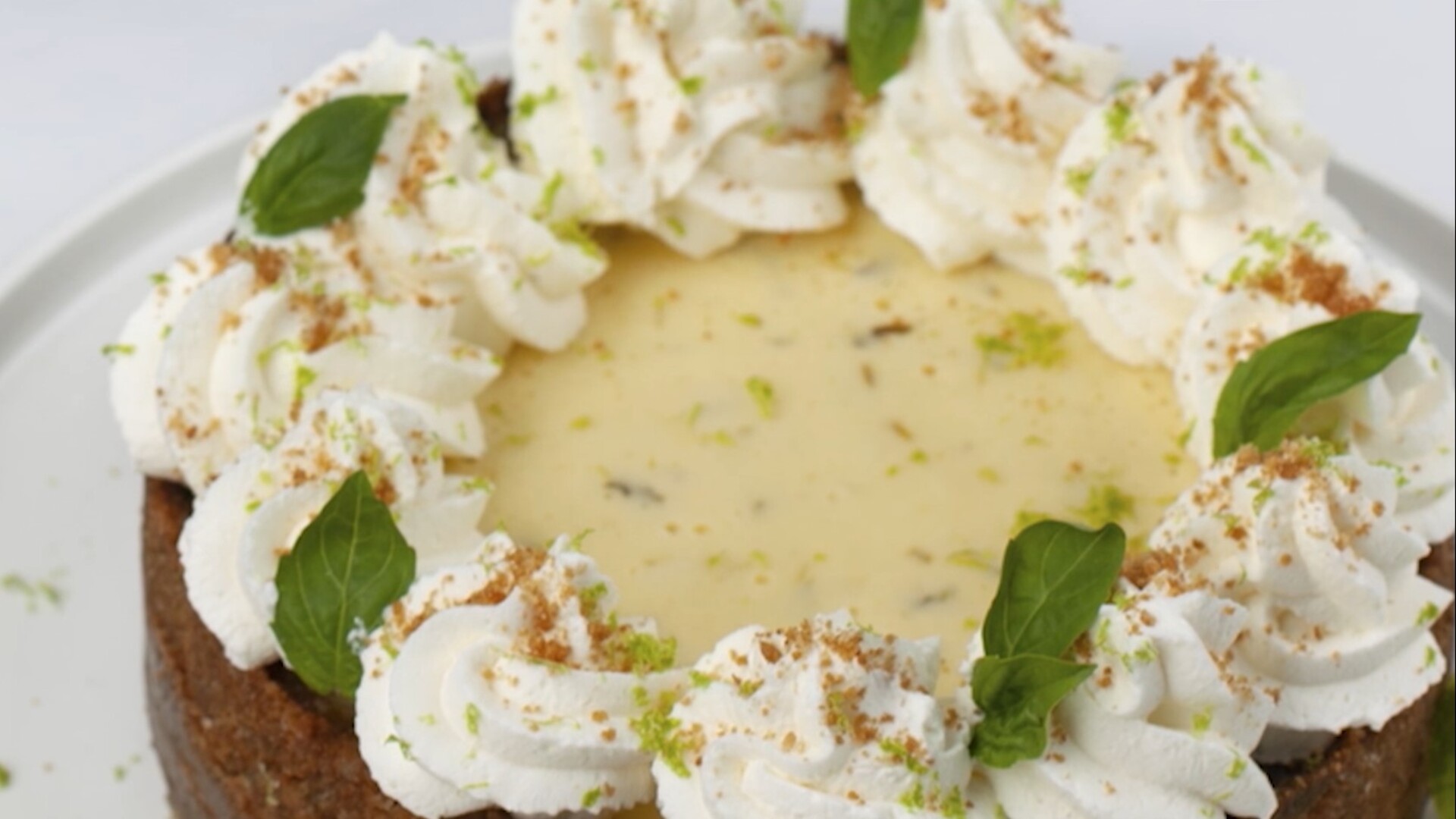 Cremige Limetten-Basilikum-Füllung: ein süß-spritziger Genuss