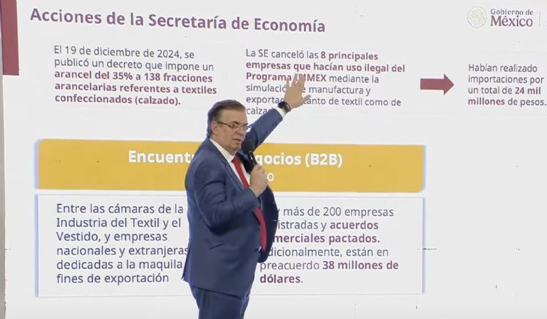 El secretario de Economía, informó de la cancelación de permisos a ocho empresas textiles. Foto: Gobierno de México