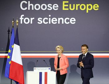 Europe launches a drive to attract scientists and researchers after