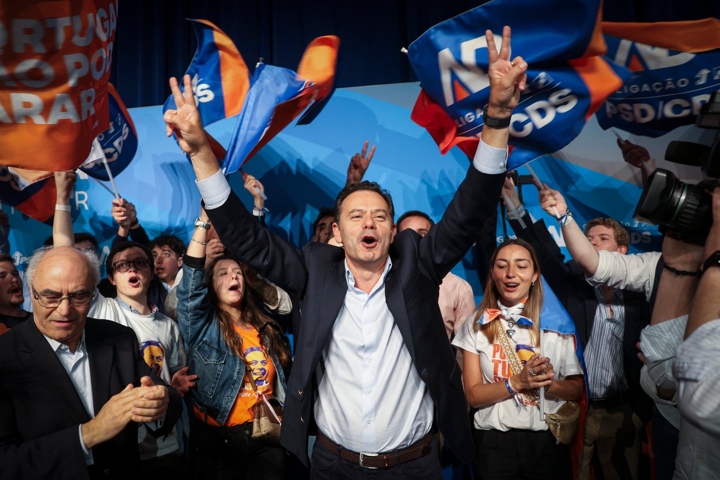 Montenegro tenta segurar voto dos pensionistas