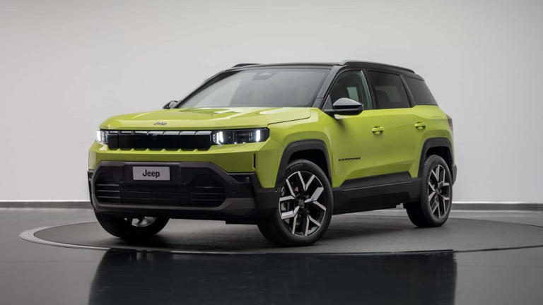 Jeep Compass 2026: addio SUV coupé, torna la sostanza