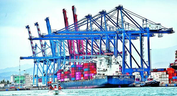 lazaro cardenas,que pasa con la importación en México.,Bodegas de productos exportados,guerra comercial,China,Estados Unidos,Exportaciones,comercio exterior,Manzanillo guerra arancelaria,amacarga,Puertos mexicanos,transporte de mercancias,presidente de Amacarga movimiento de mercancías,Juan Pablo Pacheco,Cargas que vienen de China,Exportación de china,aranceles