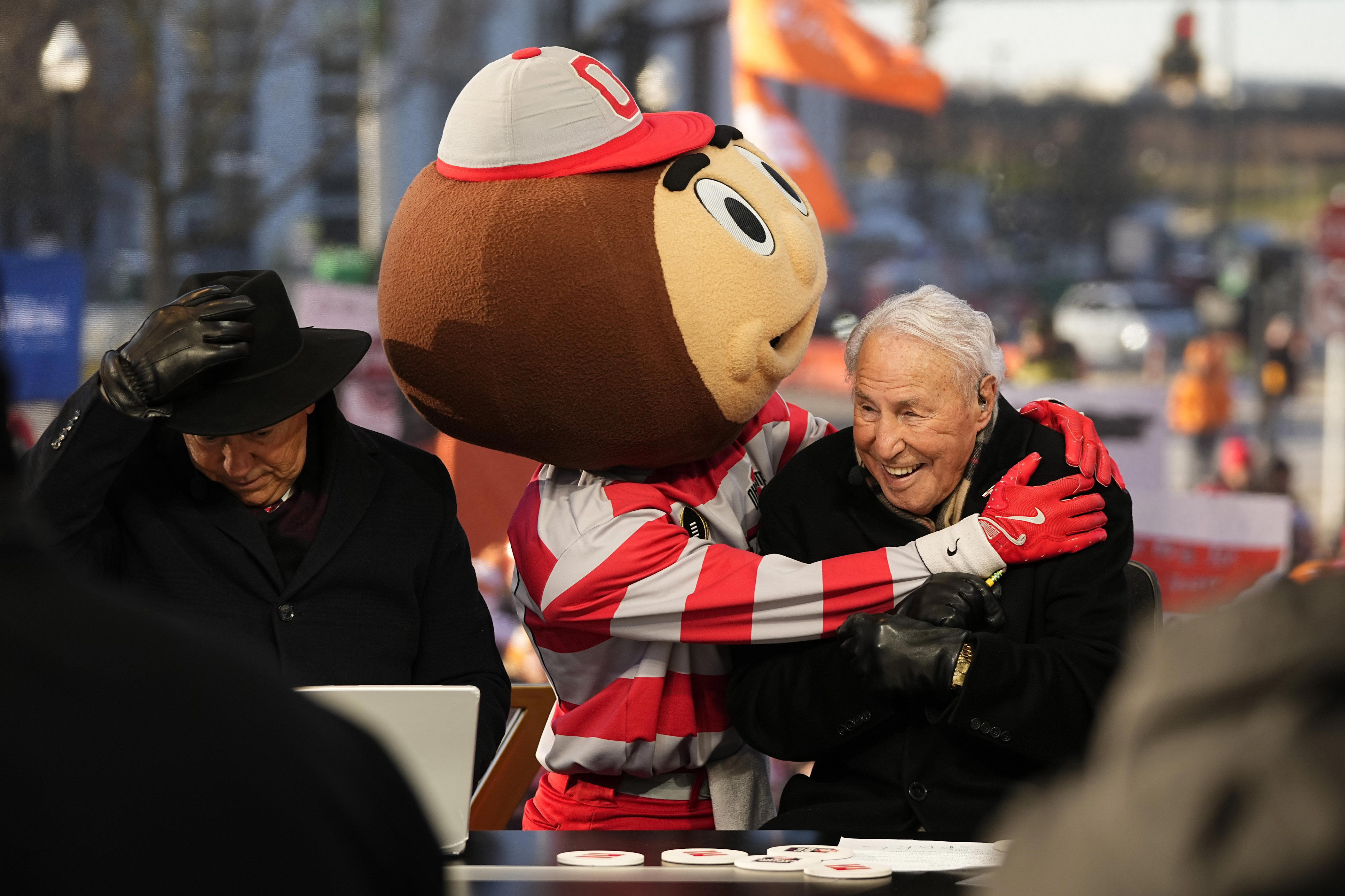 who-did-lee-corso-pick-for-final-college-gameday-headgear-pick