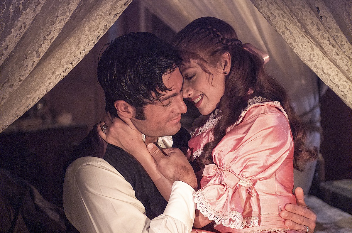 'Hijo' de Adela Noriega aparece en 'Como Dice el Dicho' e impacta a fans  por cómo luce