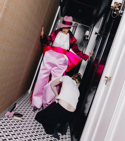Darrel Hunter Ross stepping into her heels.