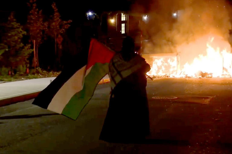 Cops arrest 30 anti-Israel protesters who took over University of ...