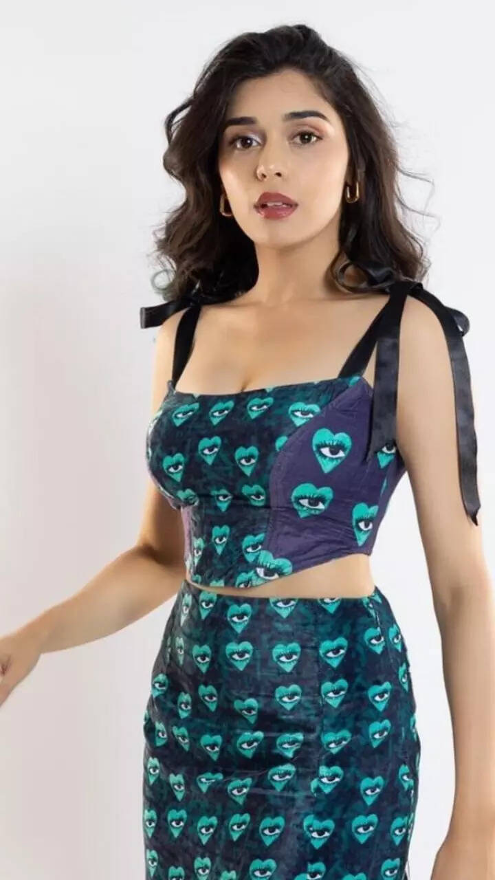 Bigg Boss 18 fame Eisha Singh inspired glamorous looks