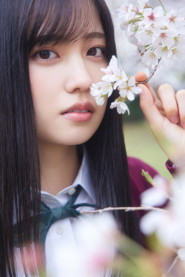 櫻坂46、四期生「山田桃実」「勝又春」の撮り下ろし写真と手書き