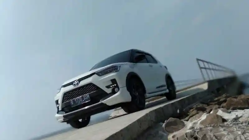 Perbandingan Kekuatan Mesin: Suzuki Fronx vs Honda WR-V vs Toyota Raizevs Nissan Magnite Perbandingan Kekuatan Mesin: Suzuki Fronx vs Honda WR-V vs Toyota Raizevs Nissan Magnite