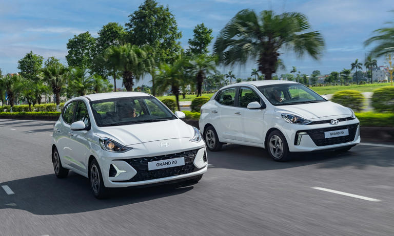 i10 phiên bản sedan và hatchback (trái) tại Việt Nam. Ảnh: HTC