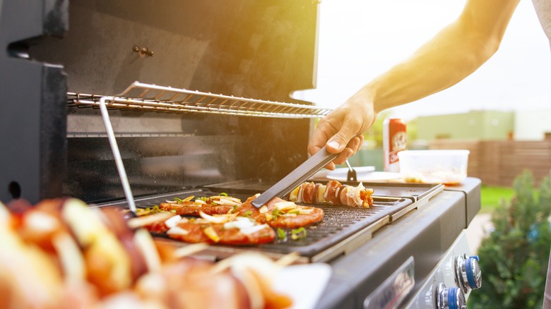 14 Gas Grill Hacks You Need To Know