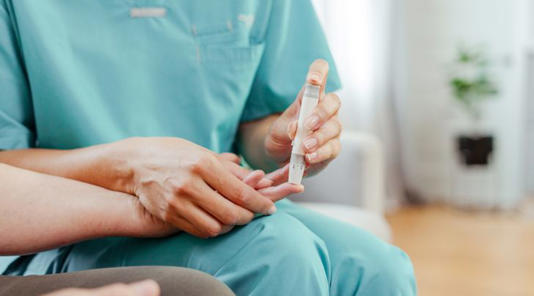 Diabetes: los primeros síntomas que casi todos ignoran, pero son claves para detectarla a tiempo