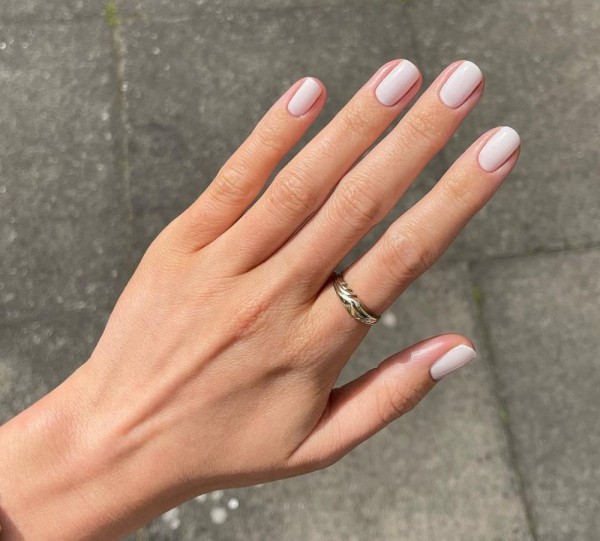 10 Inspirasi Naked Nails: Gaya Kuku untuk Kesan Luxury yang Tenang dan Elegan!