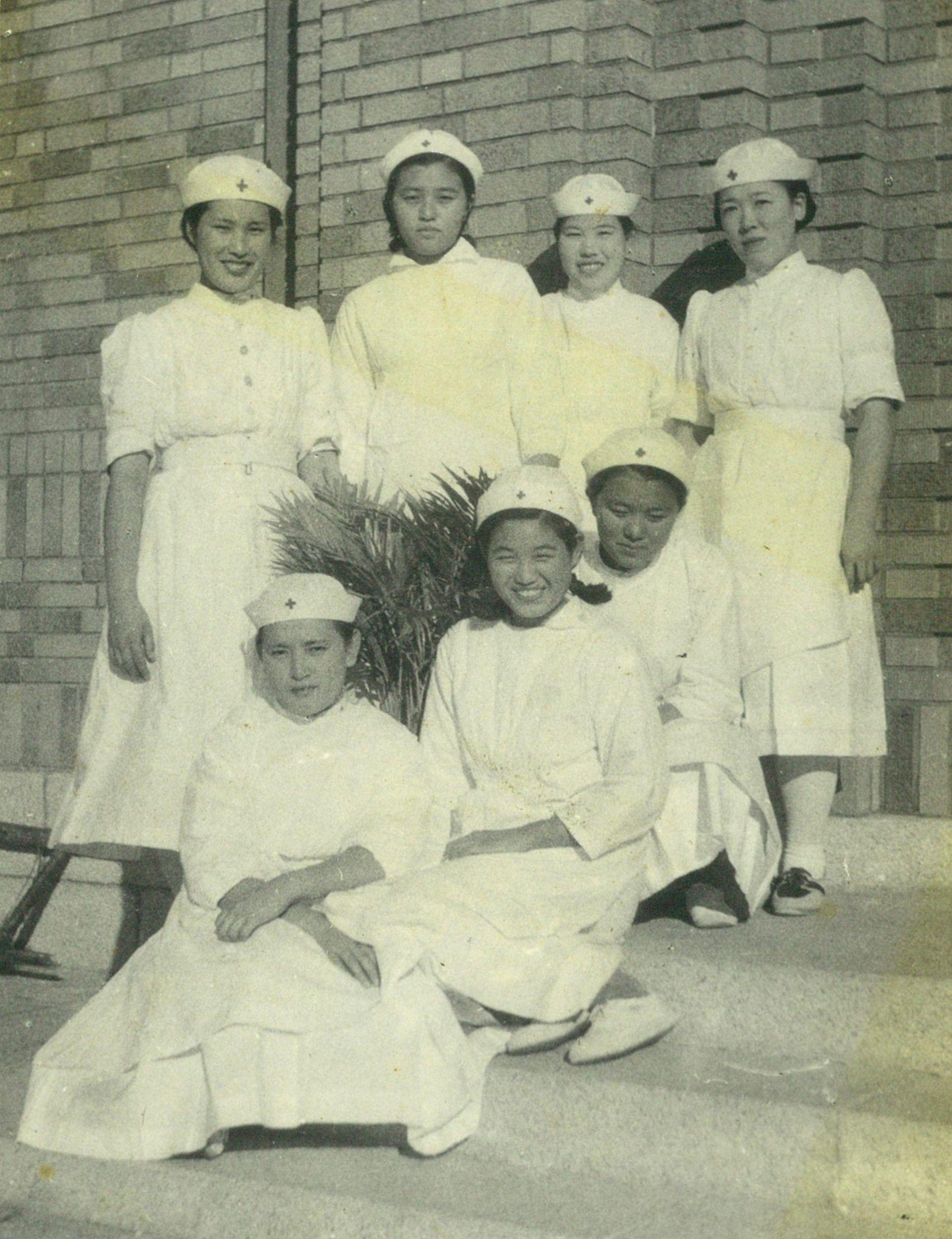 二戰擔任日軍看護婦的台籍女士。根據學者陳柏棕說，許多年輕女性當年為了證明自我的能力不僅限於家庭中，因此加入了看護婦的行列。