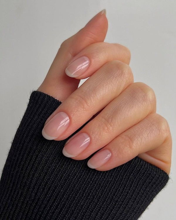 10 Inspirasi Naked Nails: Gaya Kuku untuk Kesan Luxury yang Tenang dan Elegan!