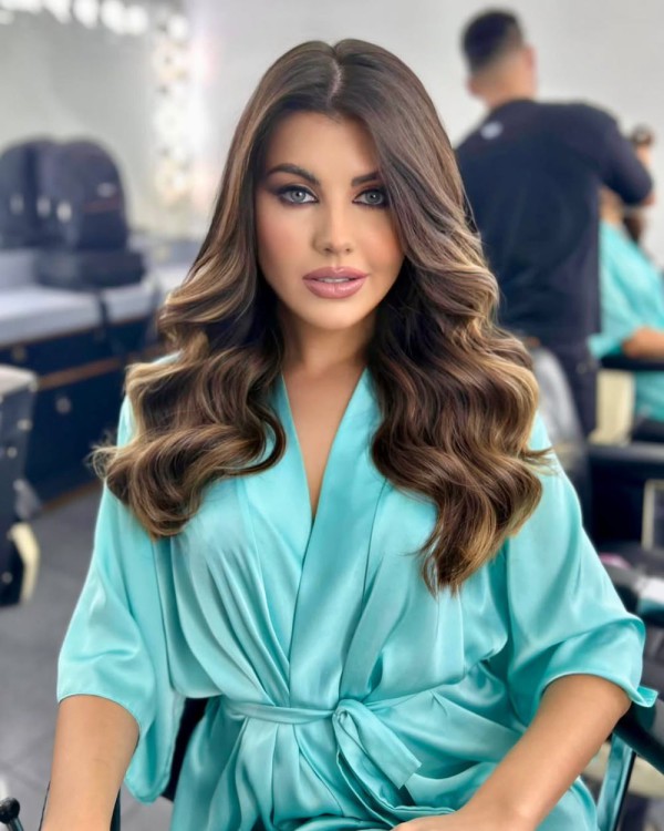 7 Gambar Menawan Valeria Cannavo, Calon Juara Miss World Venezuela 2025!