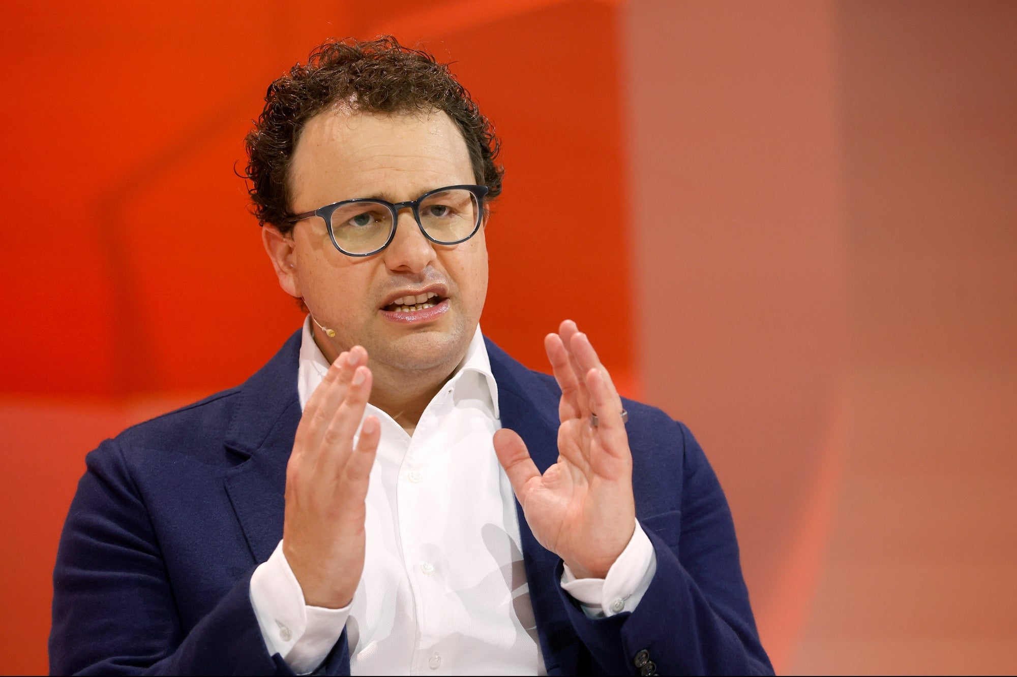 CEO de Anthropic advierte: se desarrolla la IA sin comprender cómo funciona