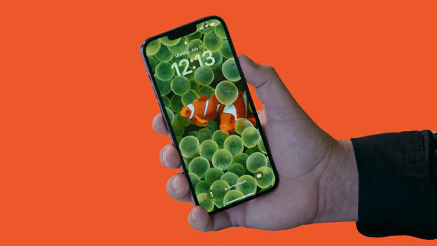 Make sure the receiving iPhone is unlocked and powered on for AirDrop. Celso Bulgatti/CNET