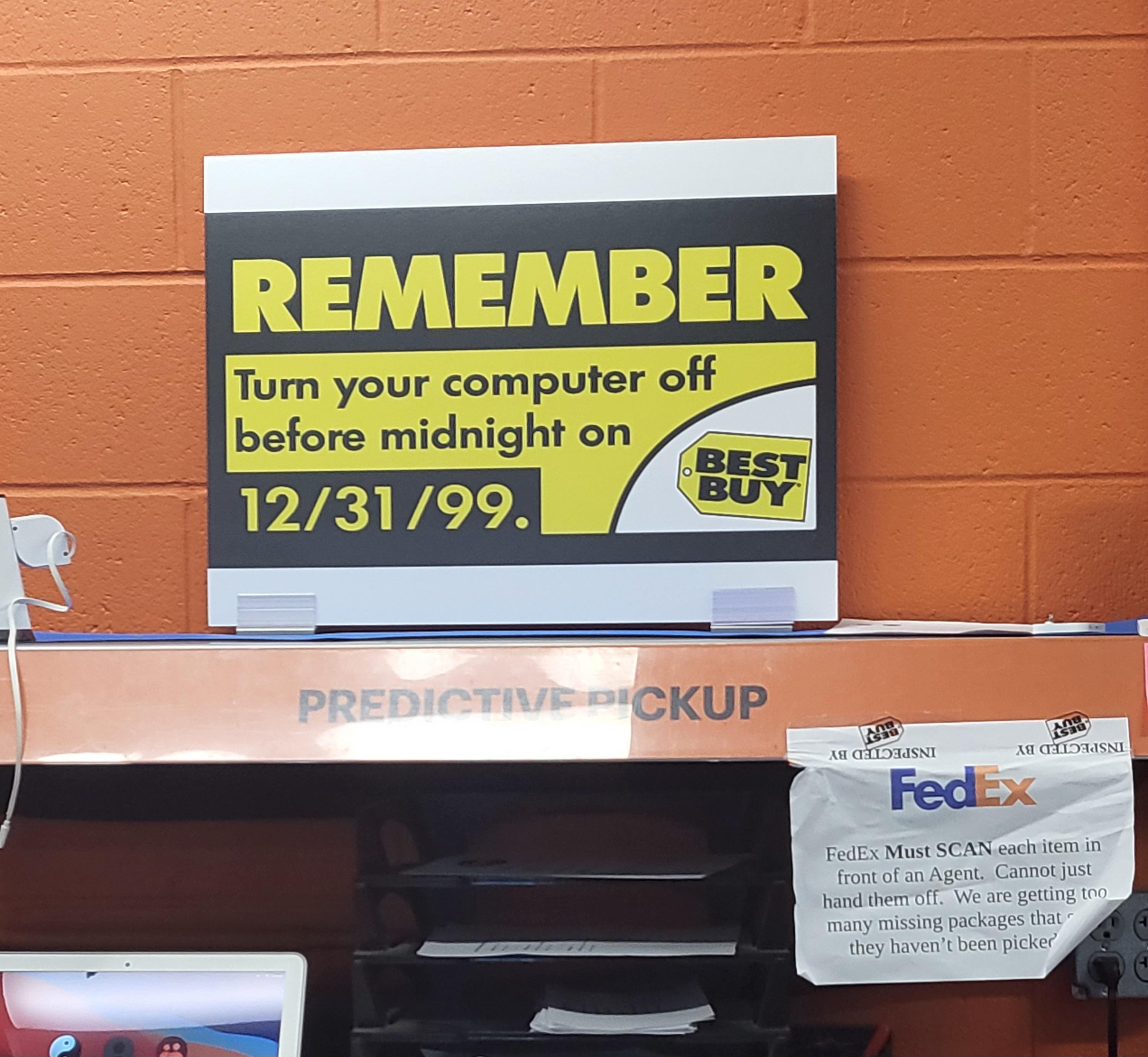 17 Things We All Remember From the Year 2000