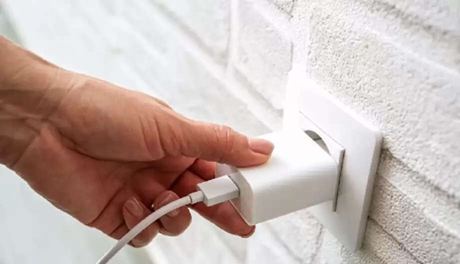 Charger Tips: Leaving the charger plugged in after charging the mobile ...