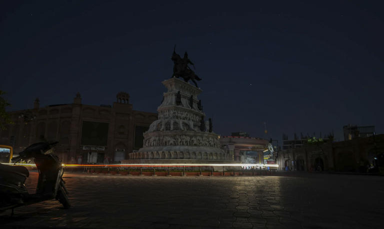 People spend anxious night amid blackout in several Punjab districts