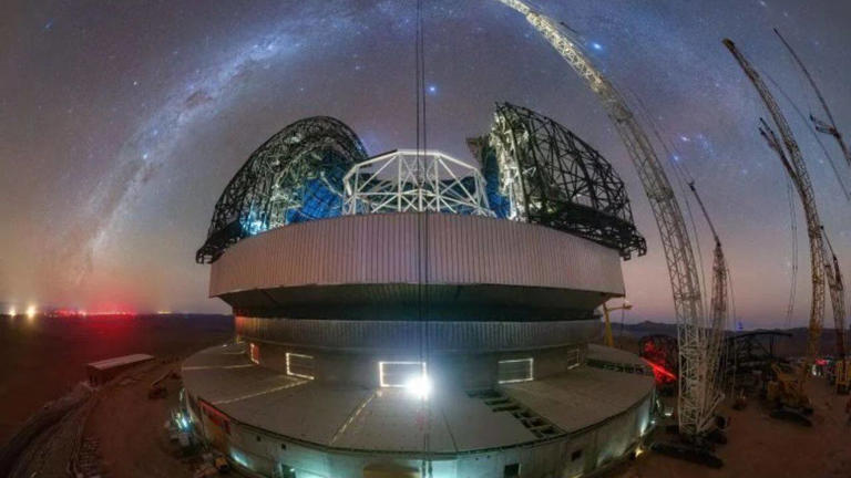 The World’s Extremely Large Telescope emerges under a stream of stars