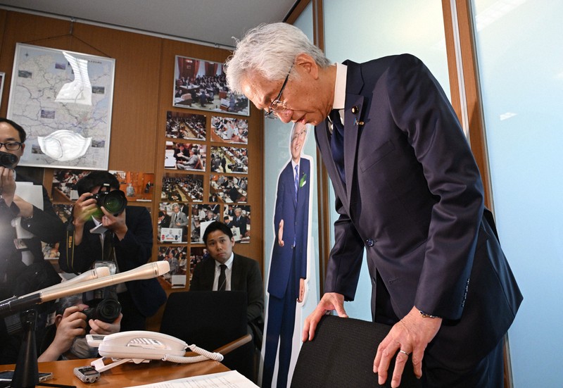 「ひめゆりの塔」の展示内容を巡る自身の発言を一部撤回し、謝罪する自民党の西田昌司氏＝参院議員会館で2025年5月9日午後1時3分、平田明浩撮影