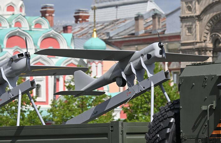 O drone de reconhecimento aéreo Orlan na parada militar russa Foto: Ilya Pitalev/AP