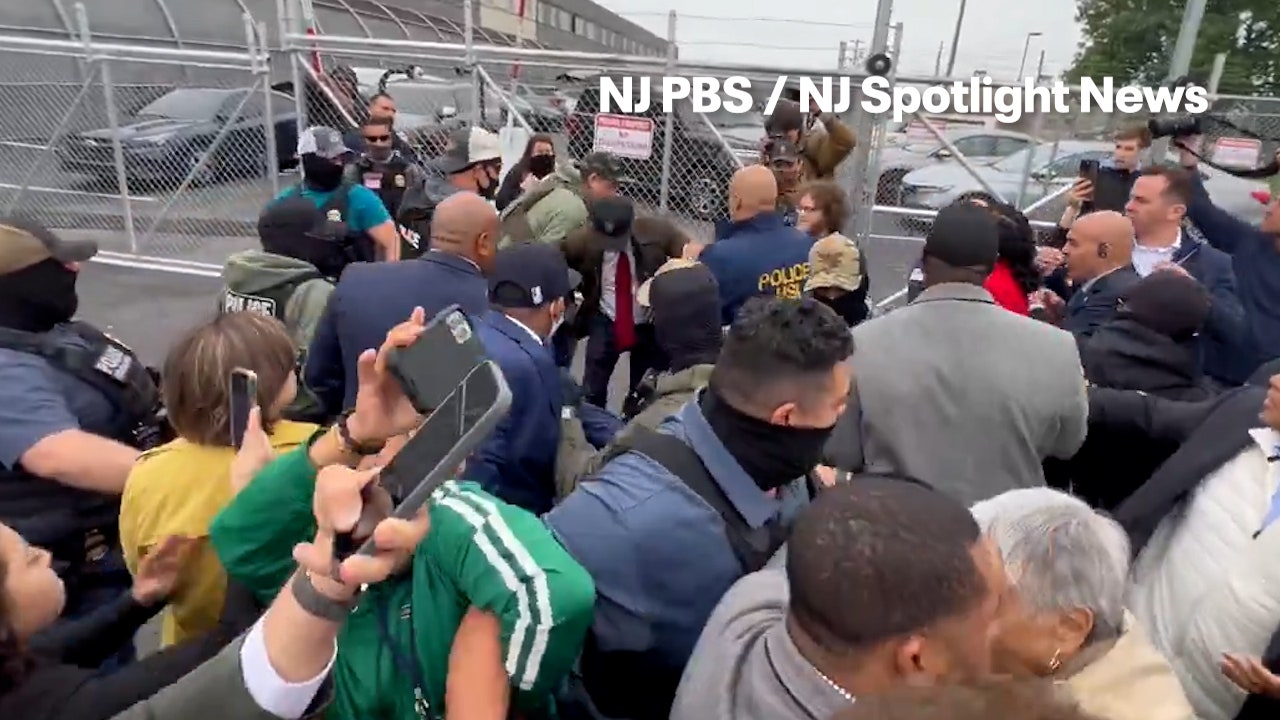 Newark mayor released after being arrested at ICE facility during