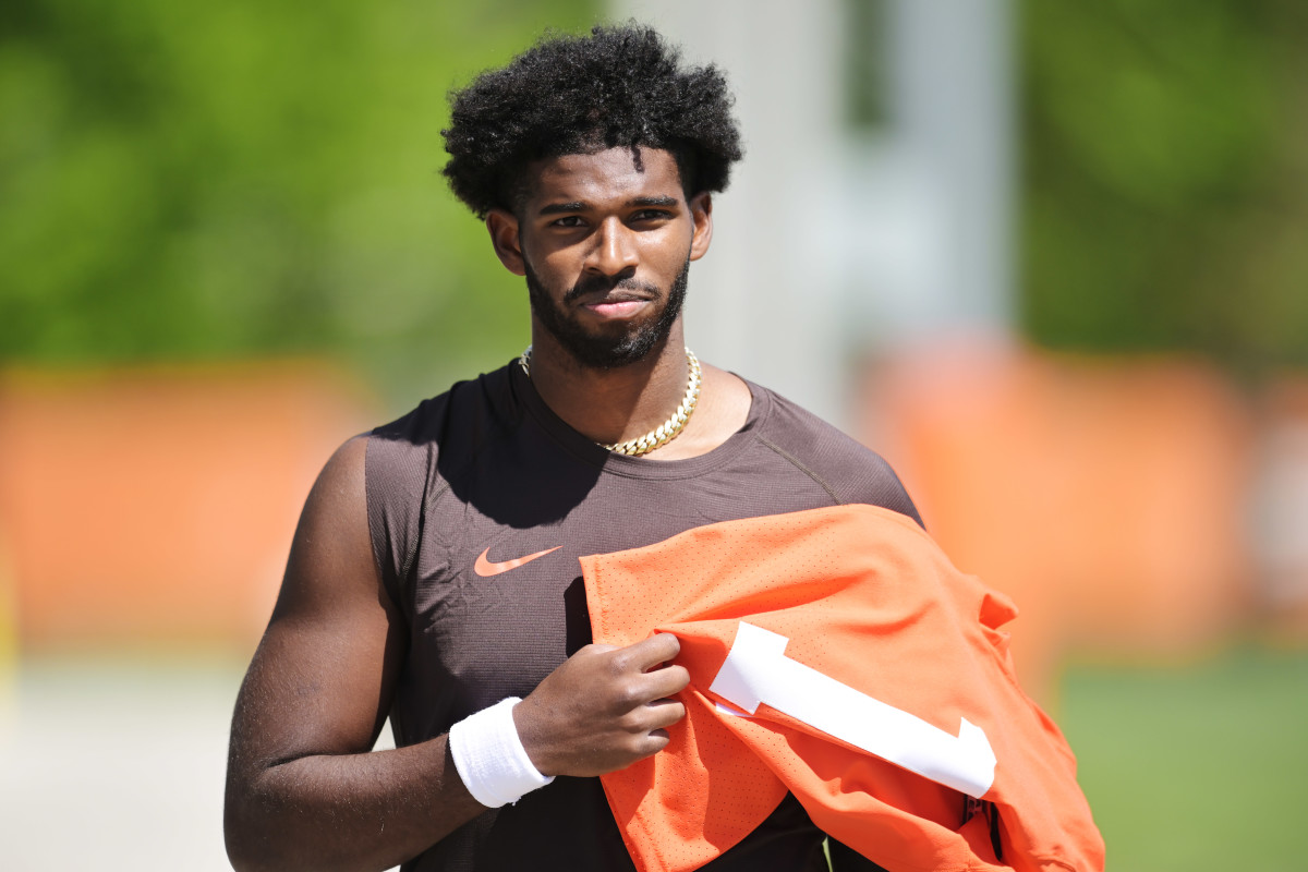 Browns Rookie QB Controversy Draws Cryptic Answer from Coach