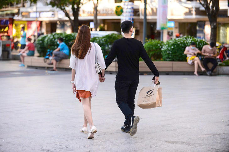 Yêu nhau và bình đẳng trong tình yêu là kinh nghiệm cần thiết để bản thân không trở thành nạn nhân trong một mối quan hệ độc hại - Ảnh: QUANG ĐỊNH