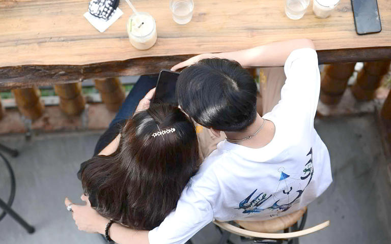 Những mối quan hệ độc hại trong tình yêu